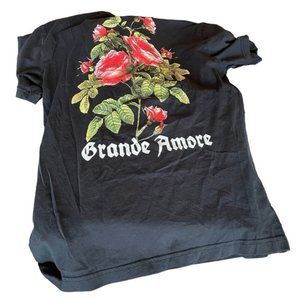 Divided   Grande Amore Pullover Short Sleeves   Roses back panel Size Medium